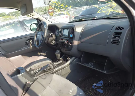 2005 Ford Escape Xls из США, поврежденный, VIN 1FMYU92Z75DA08793